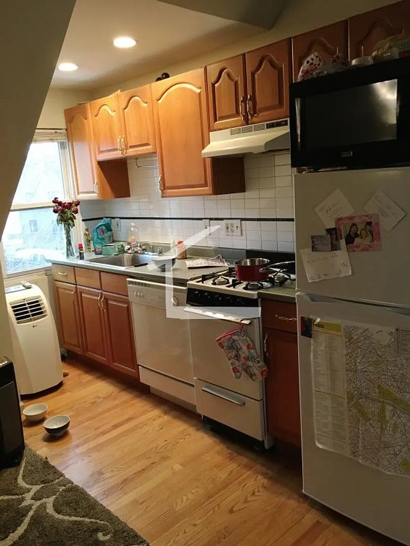 1bed 2bath in Allston is now available — Photo 4