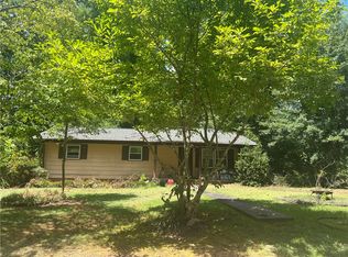 1037 S Greenwich Dr, Walhalla, SC 29691