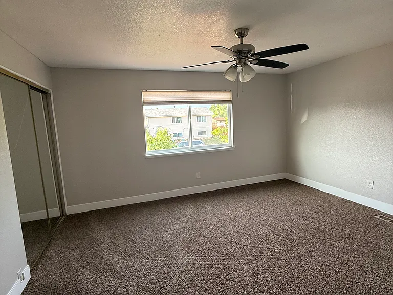 8371 Vine St — Photo 9