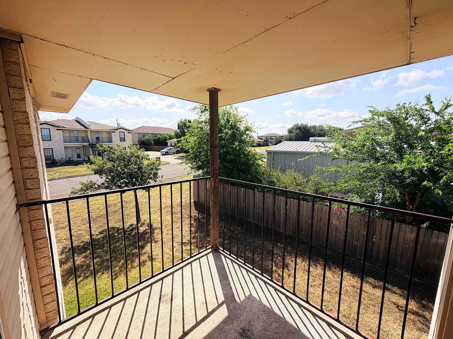 2 bed, 895 sqft, $1,249 — Photo 2