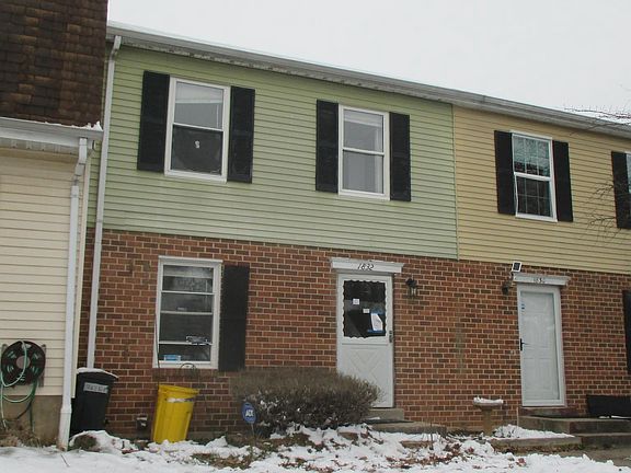 2nd image of 1832 Oriole Ct