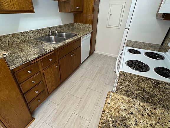 3rd image of 1275 Barry Ave #6