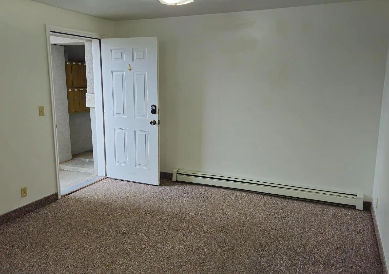 855 N 700 E - 12 — Photo 3