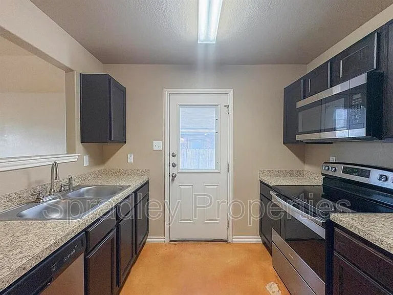 1574 Brady Way — Photo 4