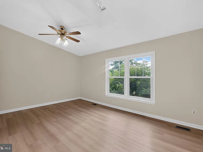 55 Oak Crest Ct — Photo 22