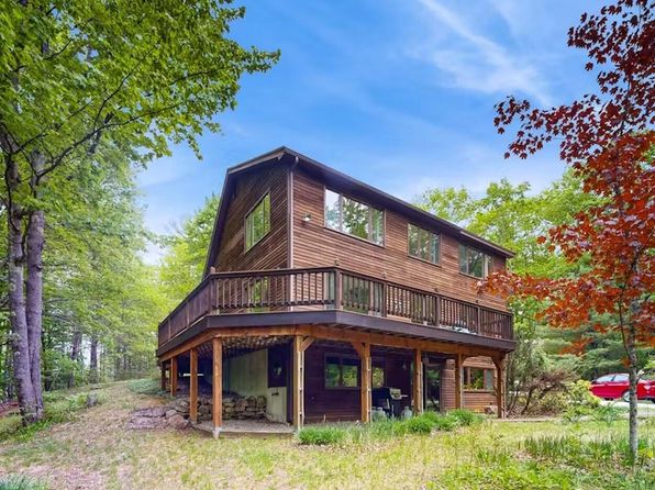 86 Cooks Mills Road, Naples, ME 04055