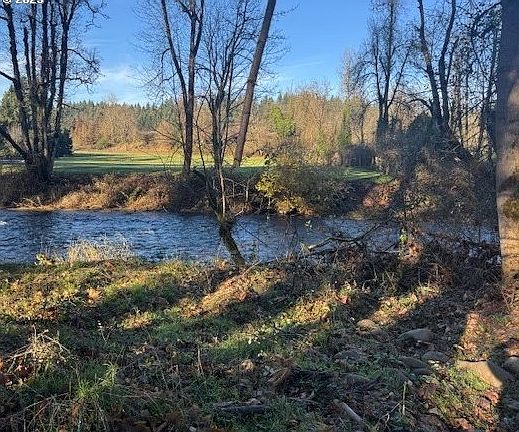 3rd image of 17857 S Abiqua Rd