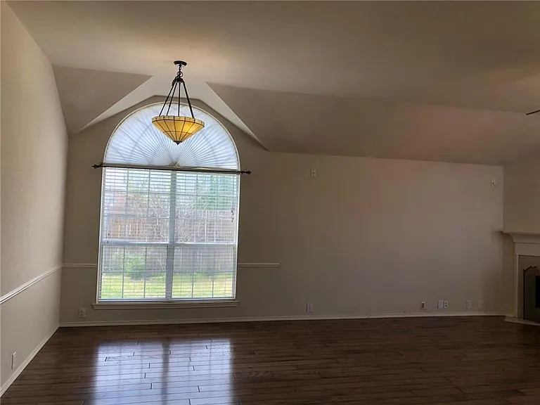 2521 Allegro Ln — Photo 11