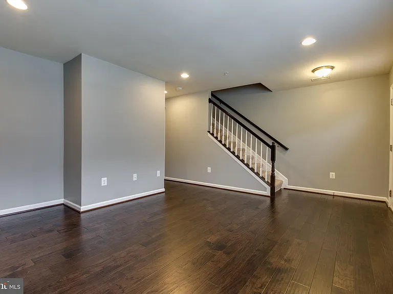 1314 Hawthorn Dr — Photo 34