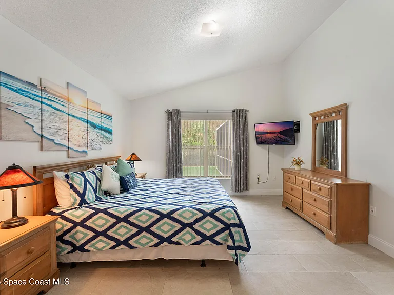 Eagle Peak Dr — Photo 9
