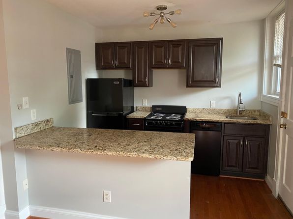 2011 Rosewood Ave APT 11