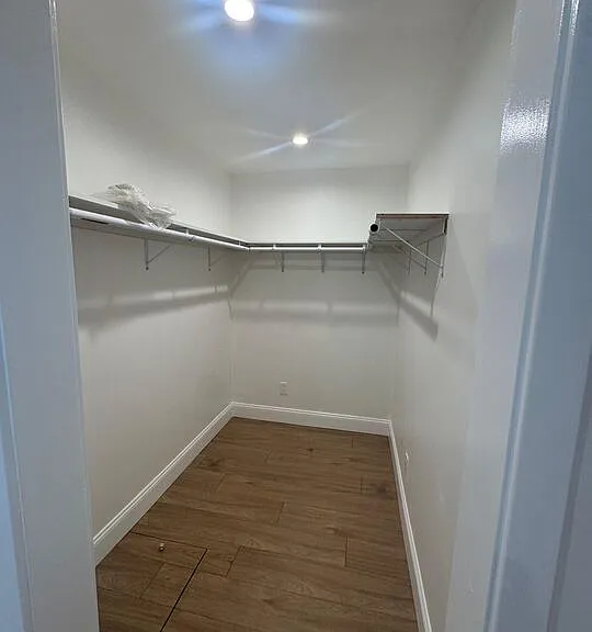 6542 Zelzah Ave — Photo 10