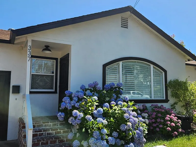 337 Bettencourt St — Photo 4