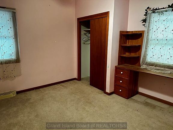 5th image of 2304 W Division St