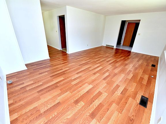 5th image of 2717 W Castle Ct