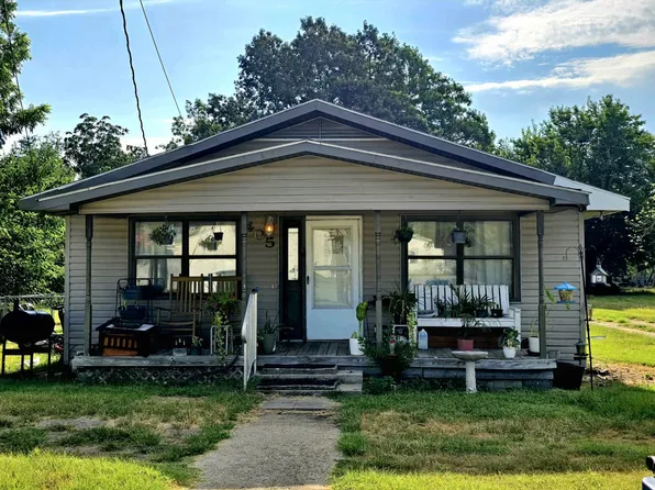 405 Mann St, Bernie, MO 63822