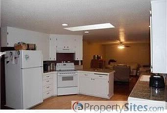 3rd image of 13902 Meadowlark Dr N