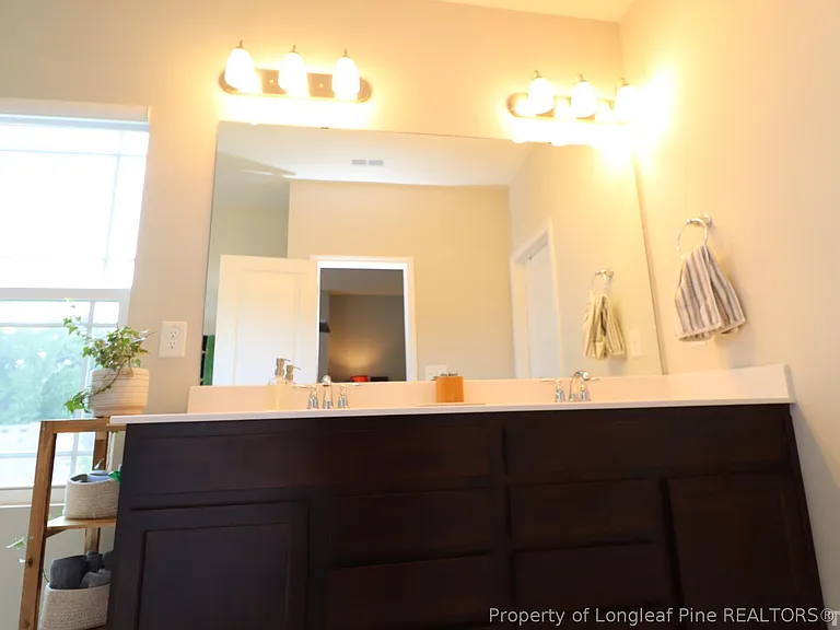 584 Grand Central Sta — Photo 40