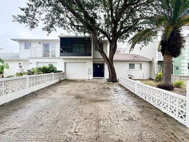 Unit Photo - 4 Colonial Dr #4
