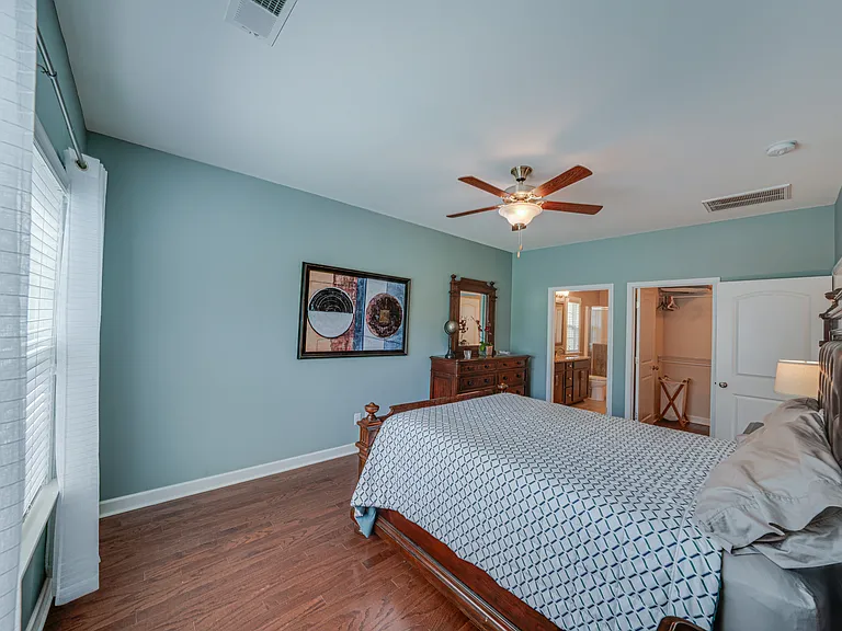 351 Amalfi Dr — Photo 7