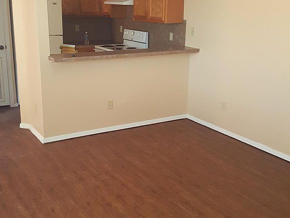 4th image of 2710 Los Amigos Dr