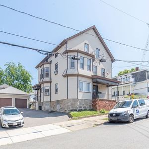 876 Middle St, Fall River, MA, 02721