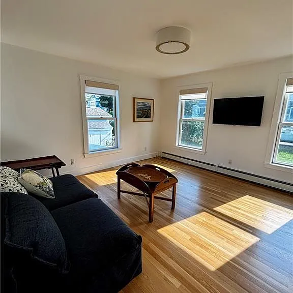 433 Wolcott Ave — Photo 13