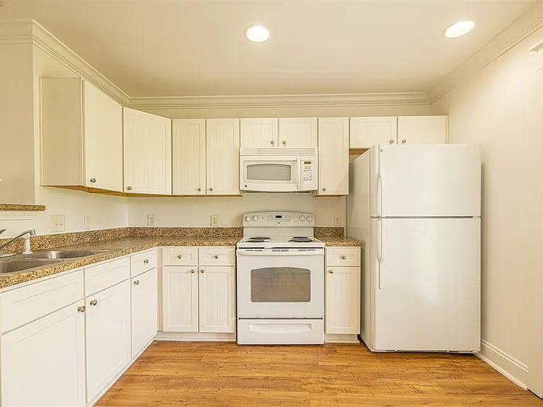 1725 Harvey Mitchell Pkwy S #1613 — Photo 5