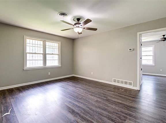 5th image of 3125 Grand Ave