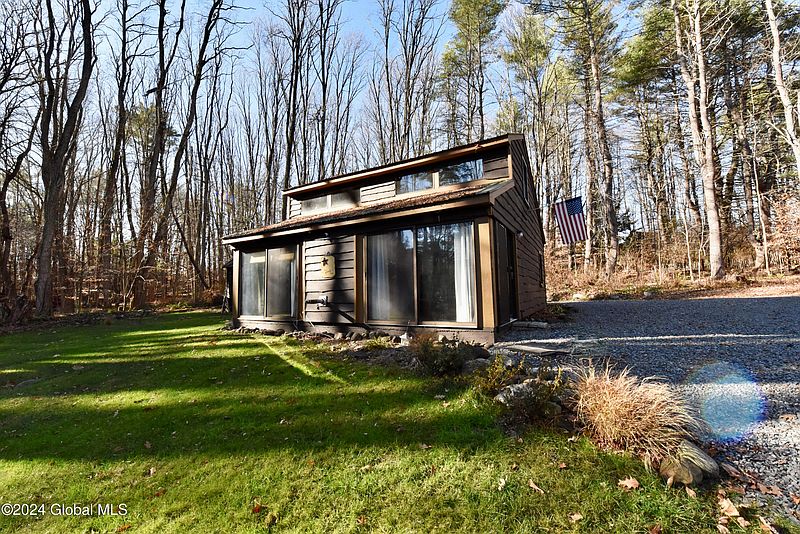 2nd image of 172 Seven Hills Road