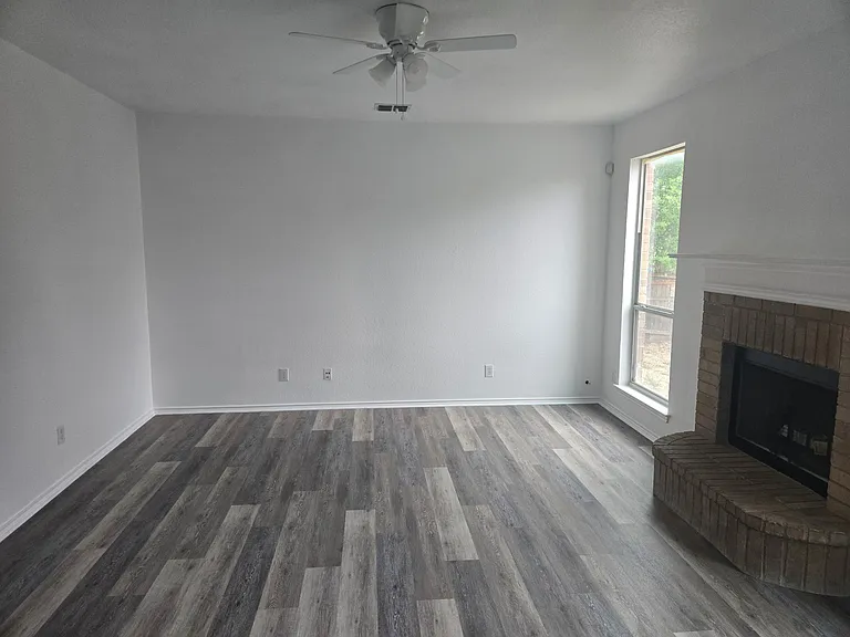 405 Point Valley — Photo 3