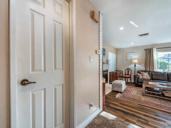 4th image of 2601 Los Arcos Cir