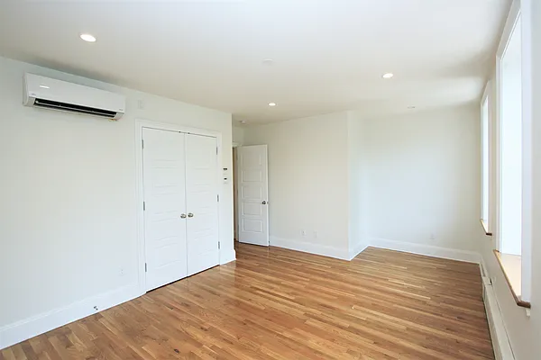 Rented by R New York | media 7