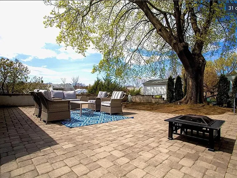 358 Jastram St — Photo 12