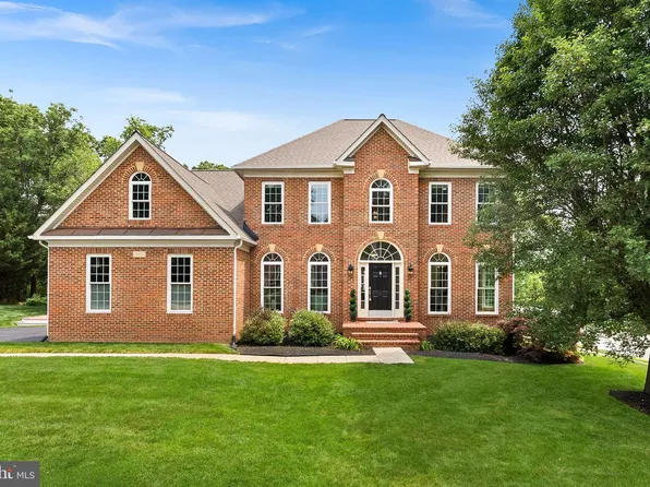 803 Kenneth Pl SE, Leesburg, VA 20175