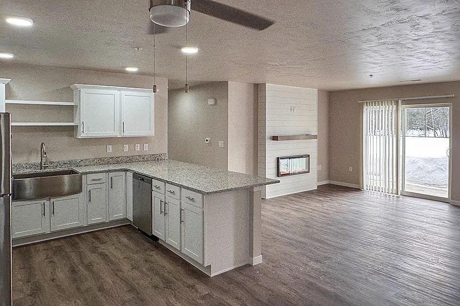 CRYSTAL RIDGE — Photo 2