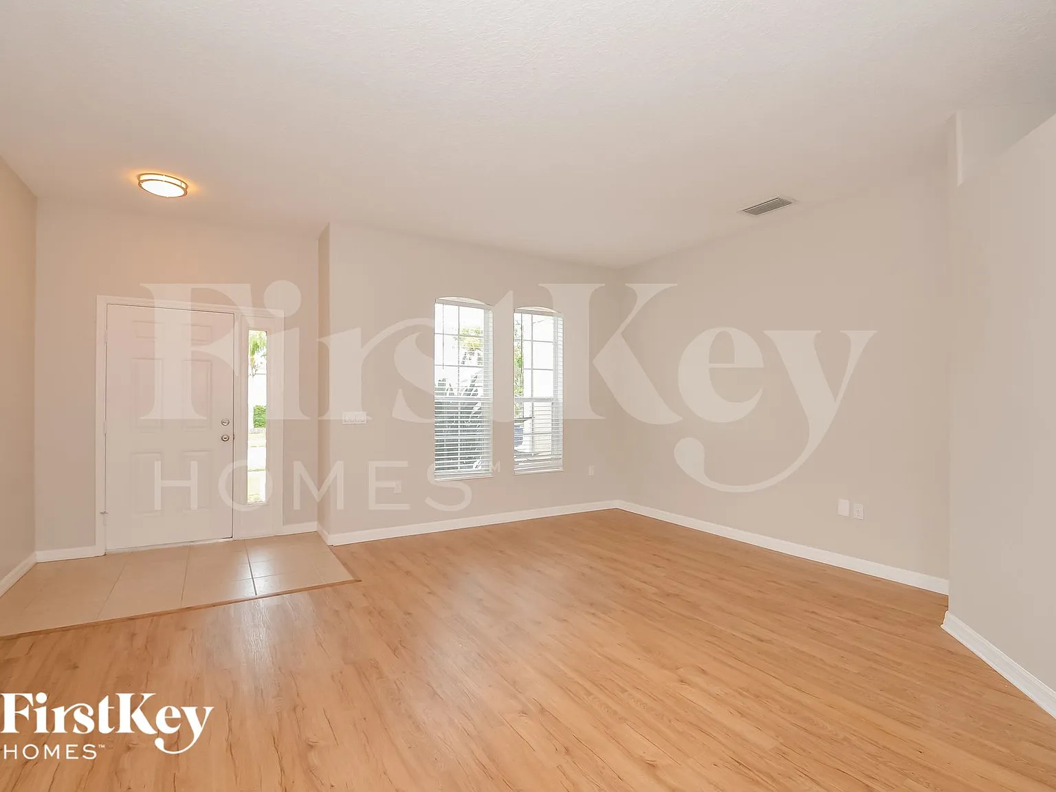3 bed, 2.0 bath, 1598 sqft, $2,120 — Photo 3