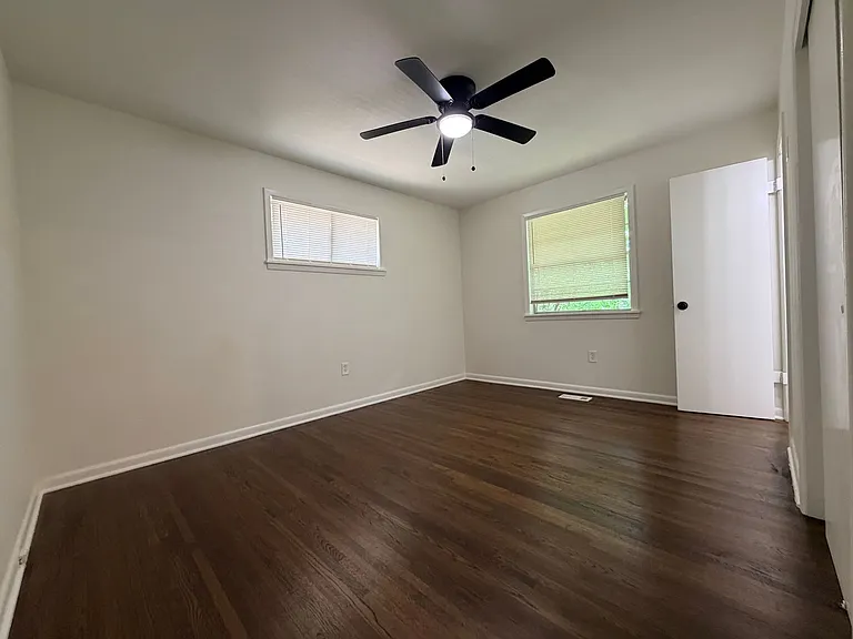 4700 N Vine St — Photo 7