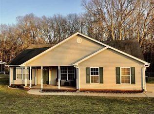 296 Red Fox Ln, Chesnee, SC 29323