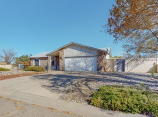 750 Emerald Dr NE, Rio Rancho, NM 87124