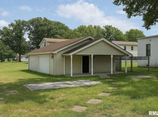 506 S 4th St, Elkville, IL