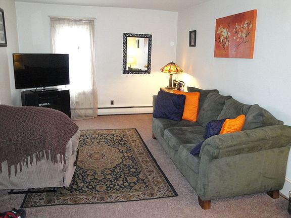 4th image of 322 Kane St