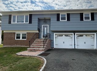 308 Oak Pl, Piscataway, NJ 08854