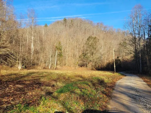 999 Newfound Rd, Oneida, KY 40972