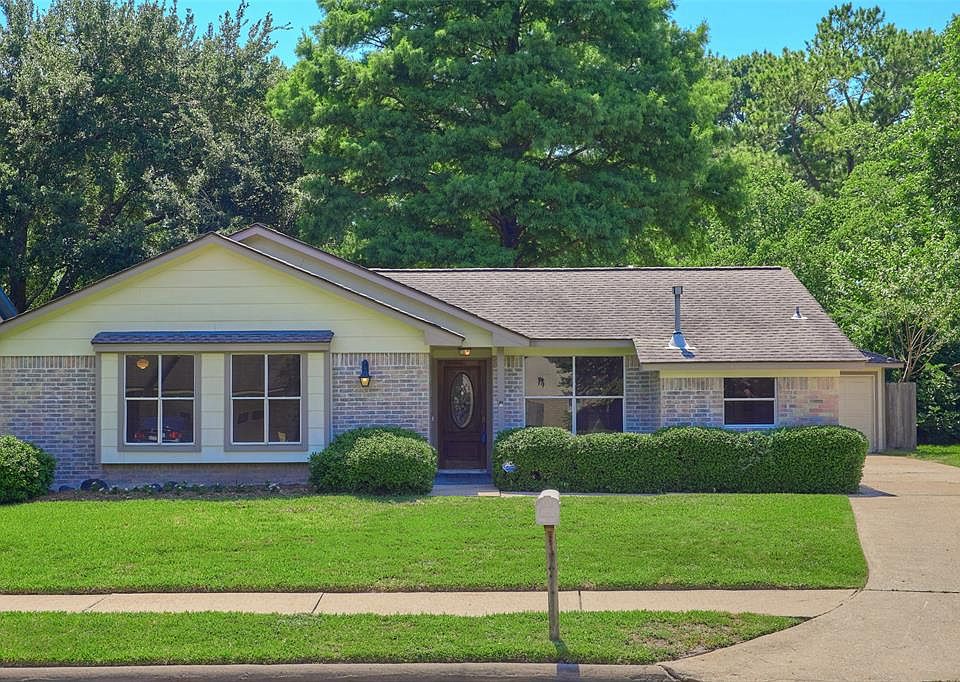 1st image of 7435 Woodoak Dr