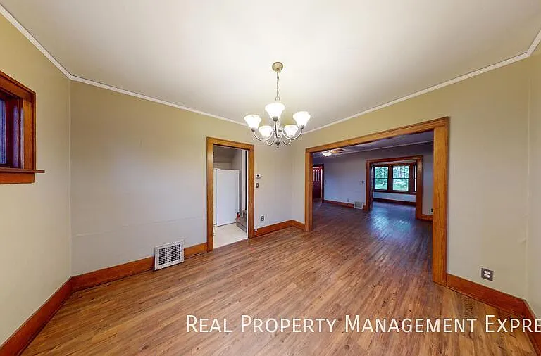 507 W 25th St — Photo 3