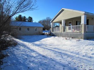 14 Town Landing Rd, Saint Albans, ME 04971
