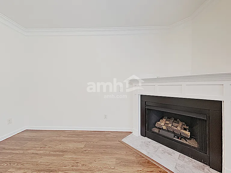 406 Sheila Way — Photo 7