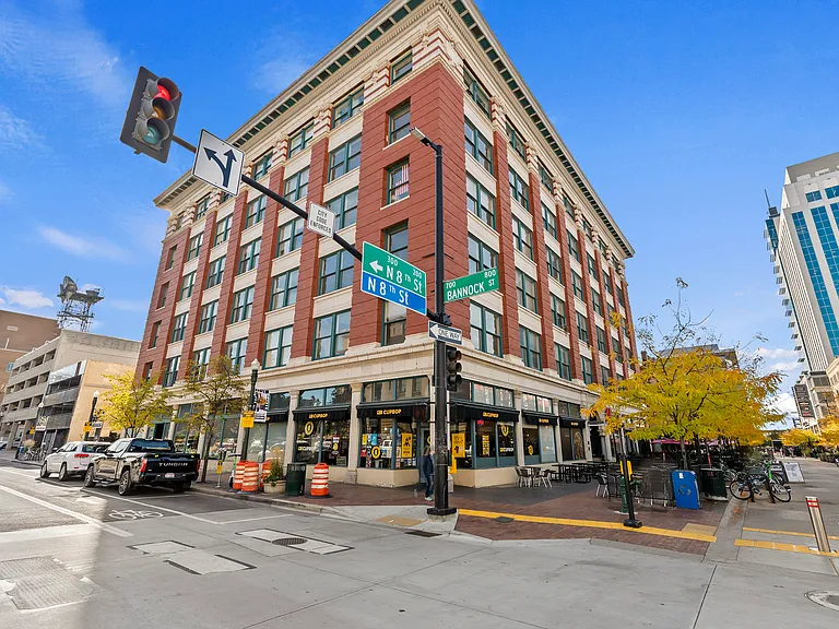 Idaho Building Apartments — Photo 11