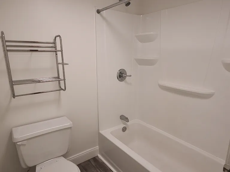 Waveland Place Apartments — Photo 65